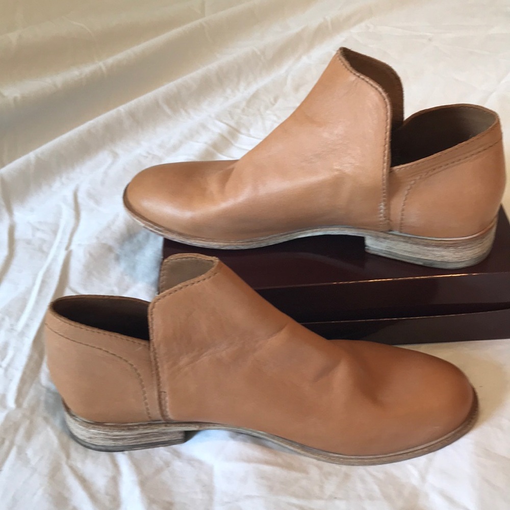 FRYE Caramel Colored Ankle Bootees